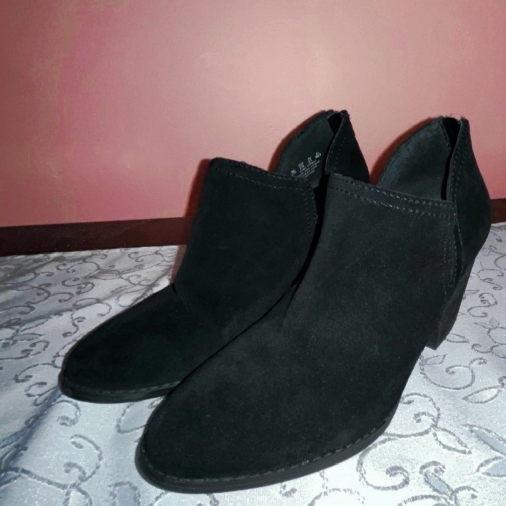 Fergie Black booties